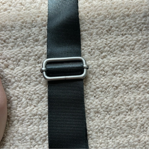 Baggallini Horizon Crossbody Bag with Wristlet - Picture 9 of 13